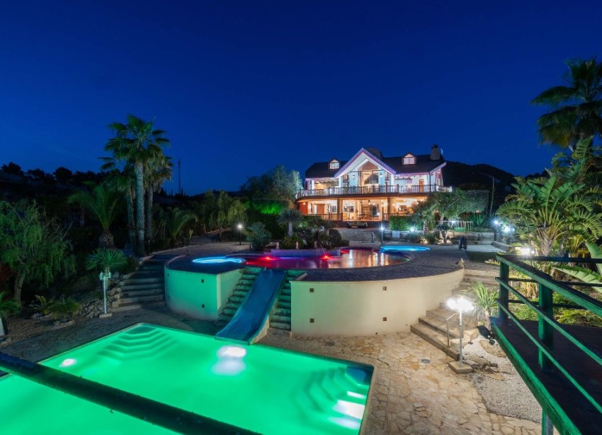 Resale - Villa - Costa Blanca - Orihuela Costa