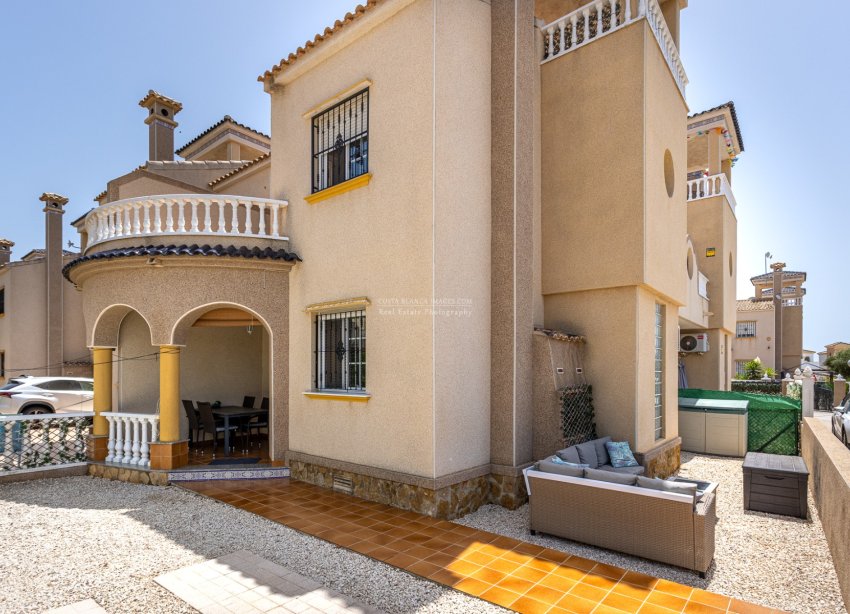 Resale - Villa - Guardamar del Segura - Urb el raso