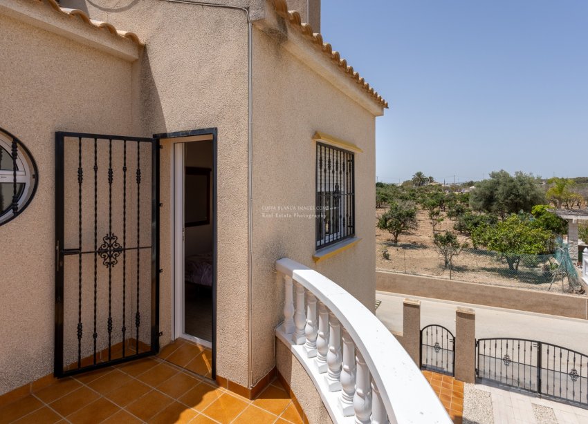 Resale - Villa - Guardamar del Segura - Urb el raso