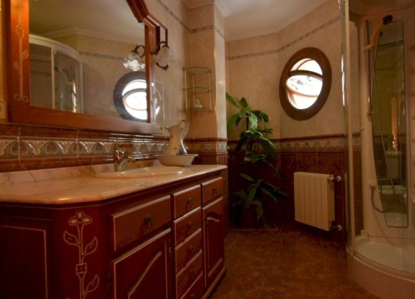 Resale - Villa - Guardamar del Segura