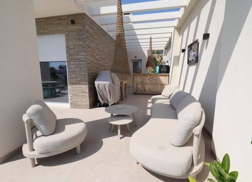Resale - Villa / House - Algorfa - Comunidad valenciana