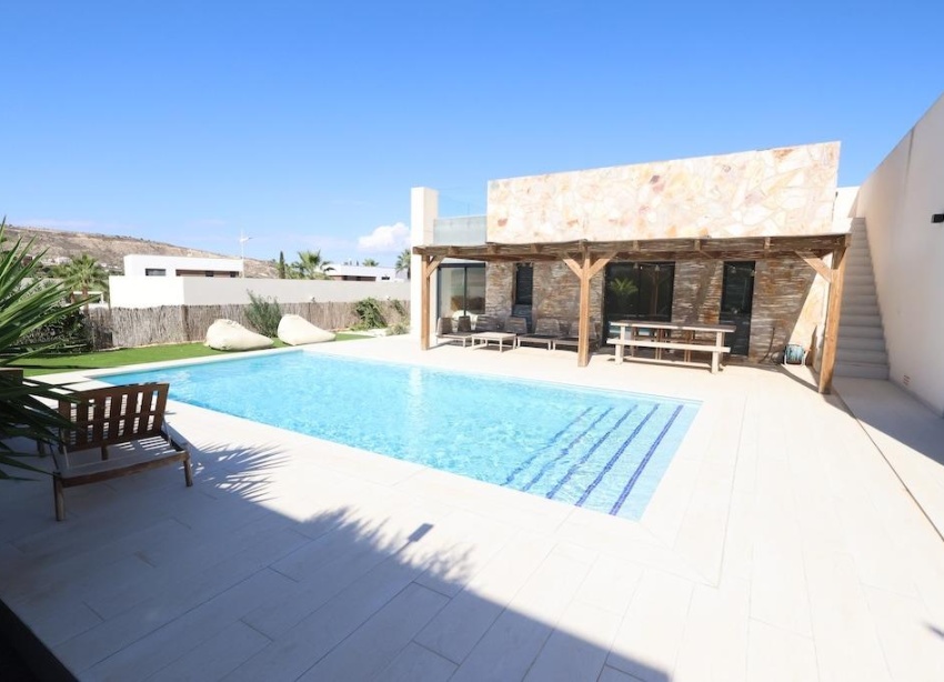Resale - Villa / House - Algorfa - Comunidad valenciana