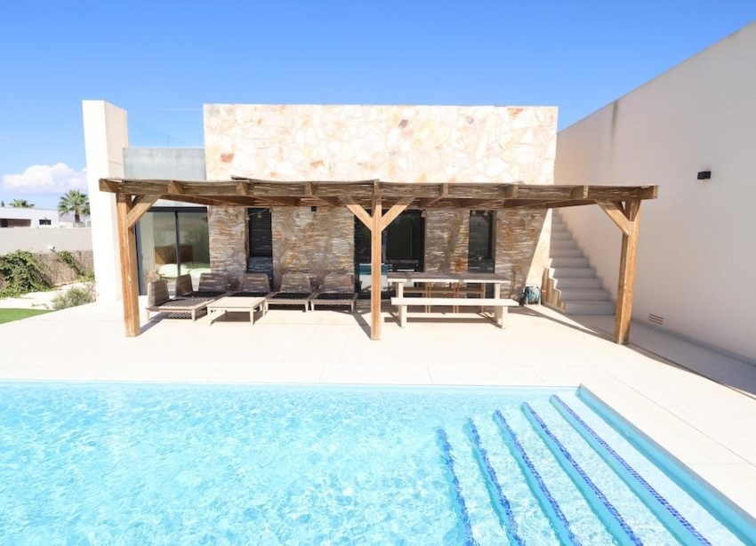 Resale - Villa / House - Algorfa - Comunidad valenciana