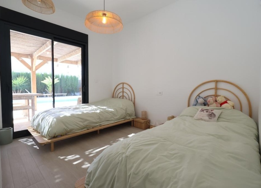 Resale - Villa / House - Algorfa - Comunidad valenciana