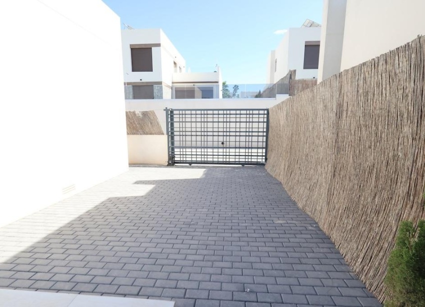 Resale - Villa / House - Algorfa - Comunidad valenciana