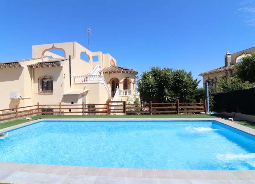 Resale - Villa / House - Algorfa - Lomas De La Juliana