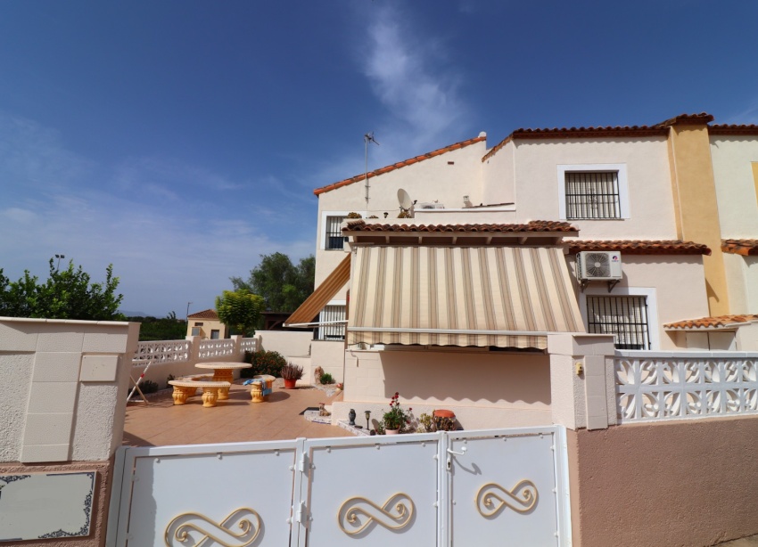 Resale - Villa / House - Algorfa - Montebello