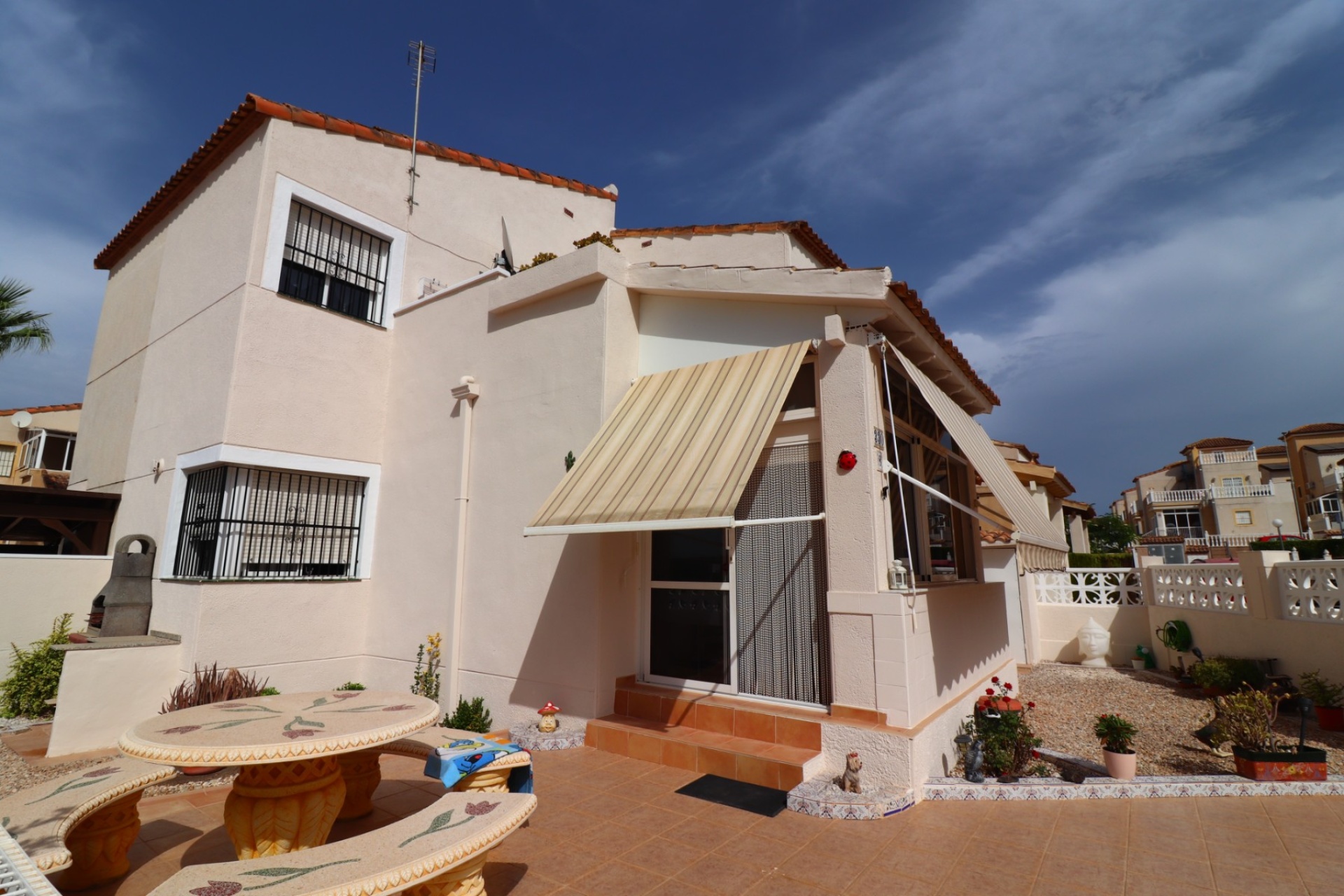Resale - Villa / House - Algorfa - Montebello