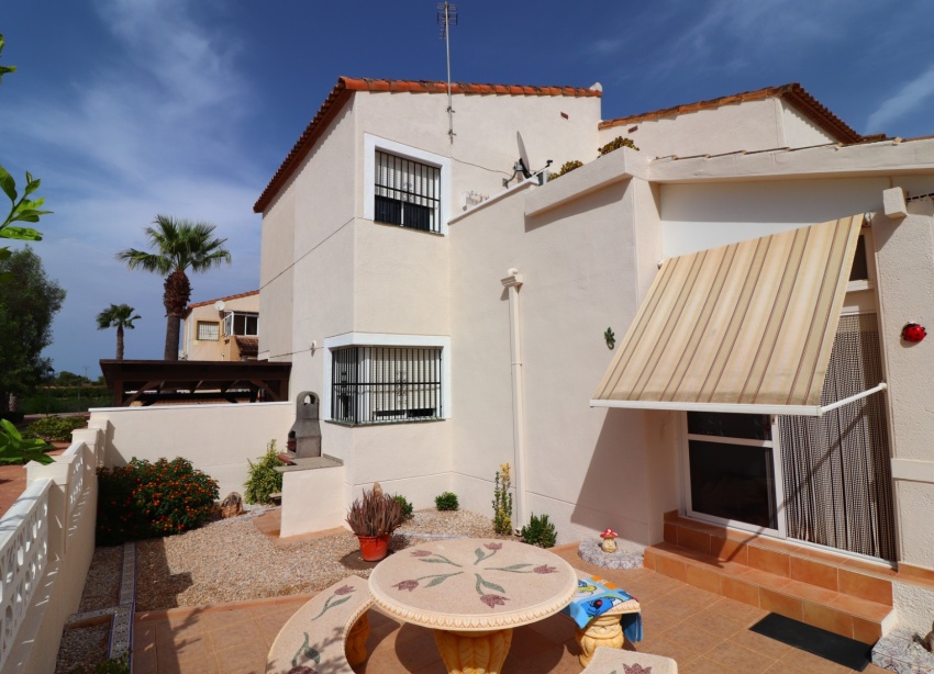 Resale - Villa / House - Algorfa - Montebello