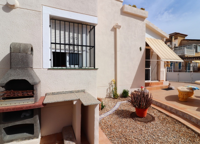 Resale - Villa / House - Algorfa - Montebello