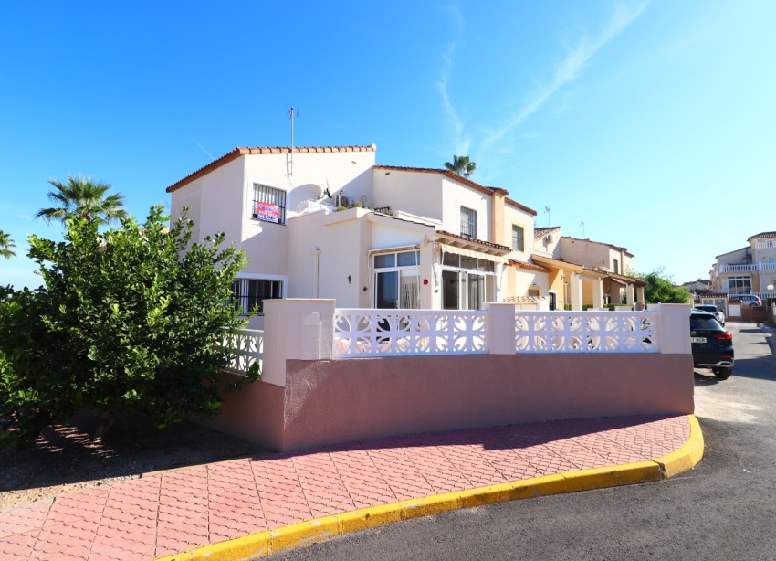 Resale - Villa / House - Algorfa - Montebello