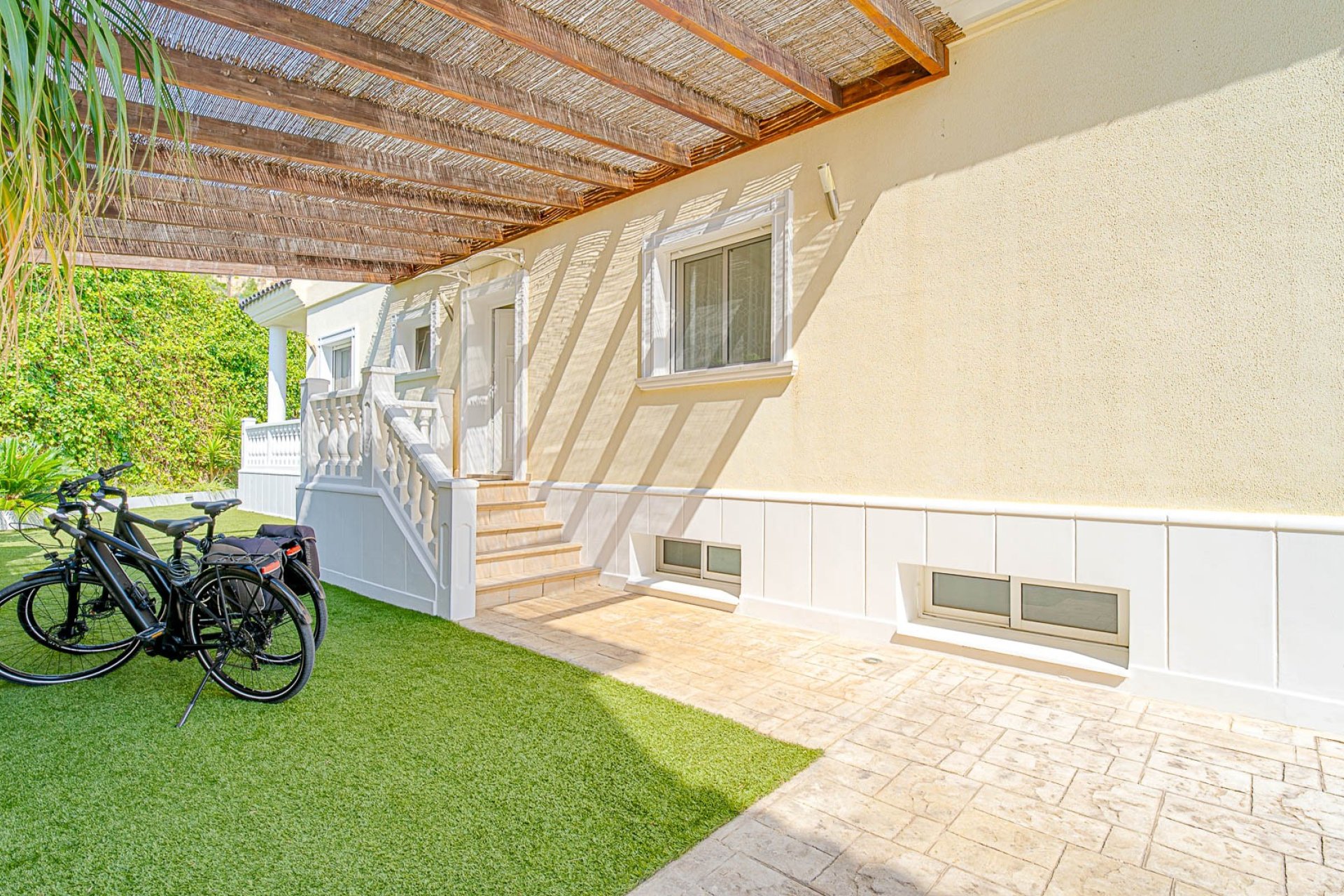 Resale - Villa / House - Alicante - El Campello