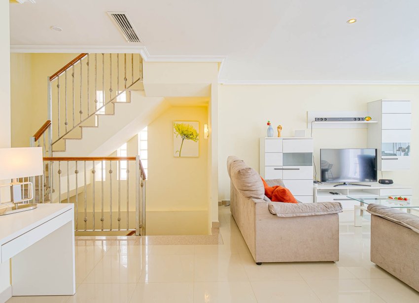 Resale - Villa / House - Alicante - El Campello