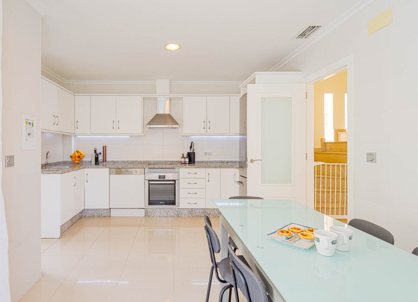 Resale - Villa / House - Alicante - El Campello