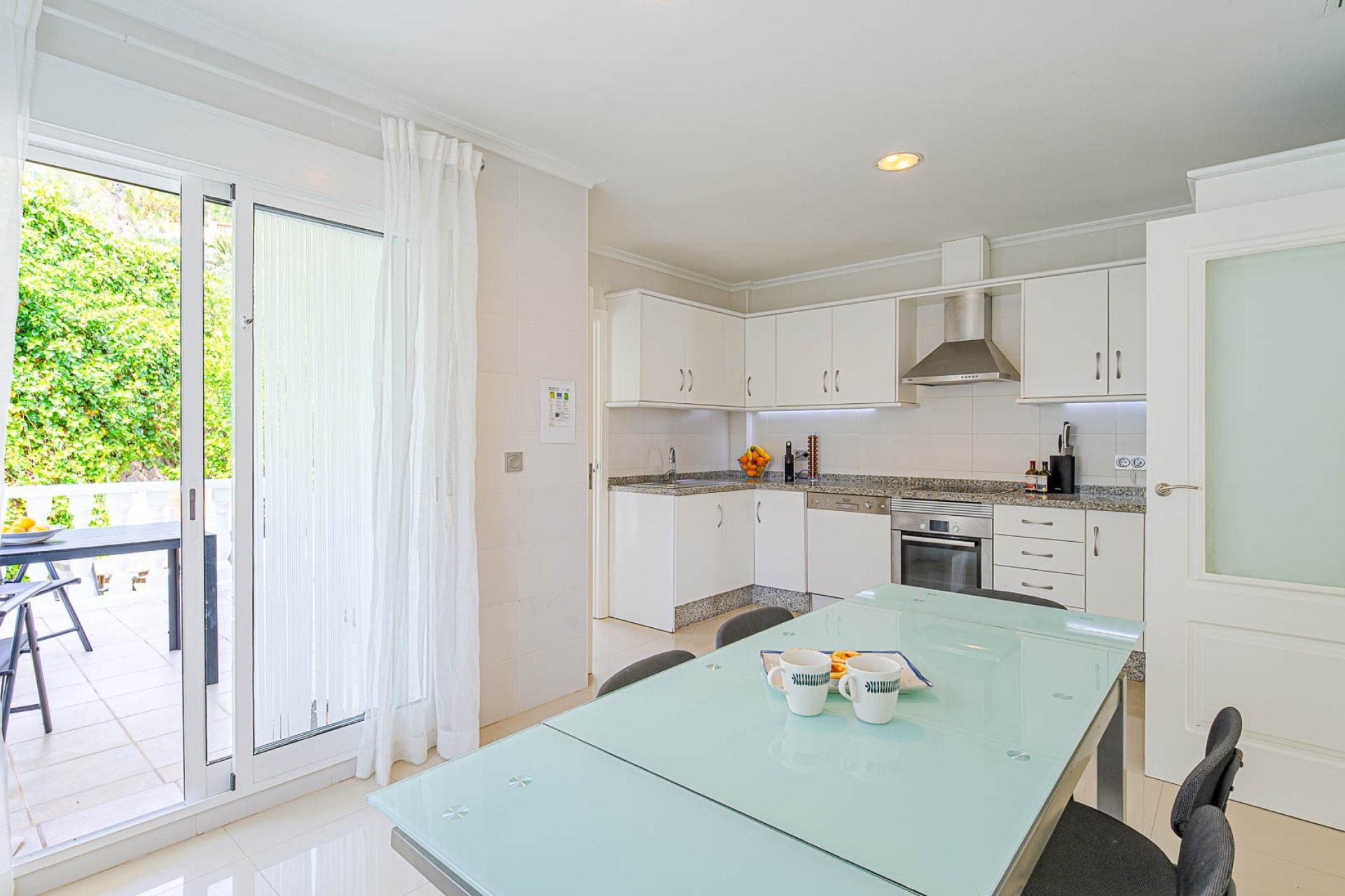 Resale - Villa / House - Alicante - El Campello