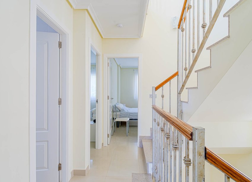Resale - Villa / House - Alicante - El Campello