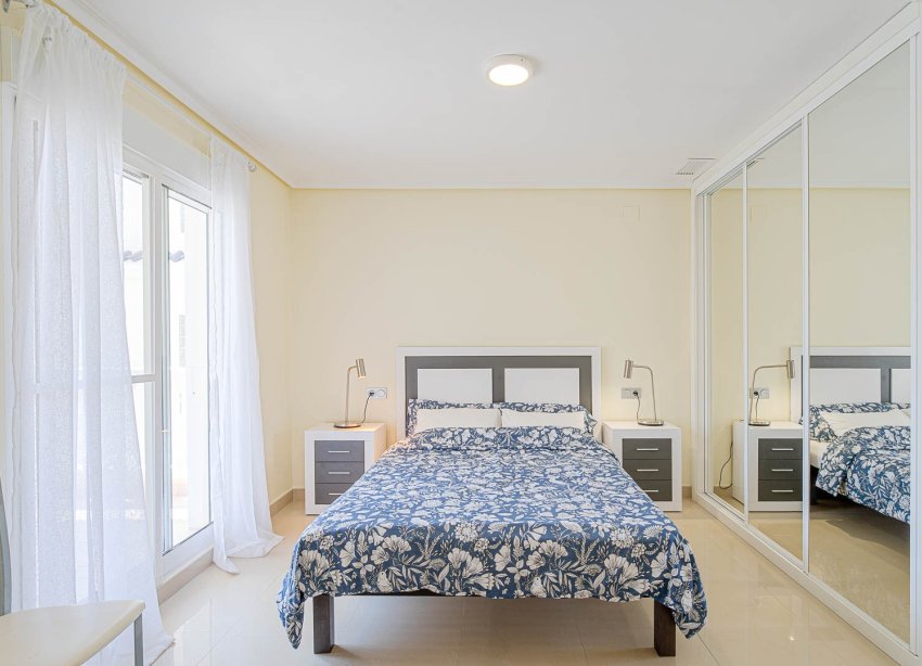 Resale - Villa / House - Alicante - El Campello