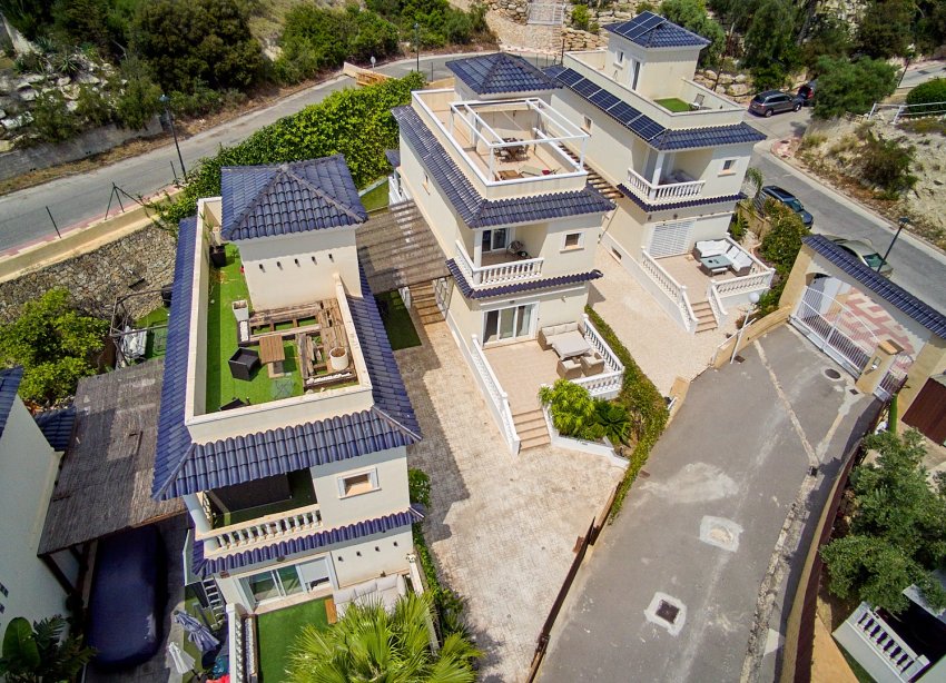 Resale - Villa / House - Alicante - El Campello