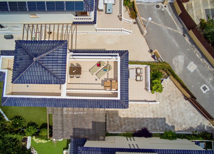 Resale - Villa / House - Alicante - El Campello
