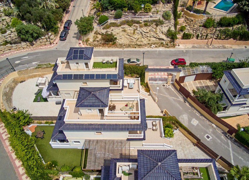 Resale - Villa / House - Alicante - El Campello