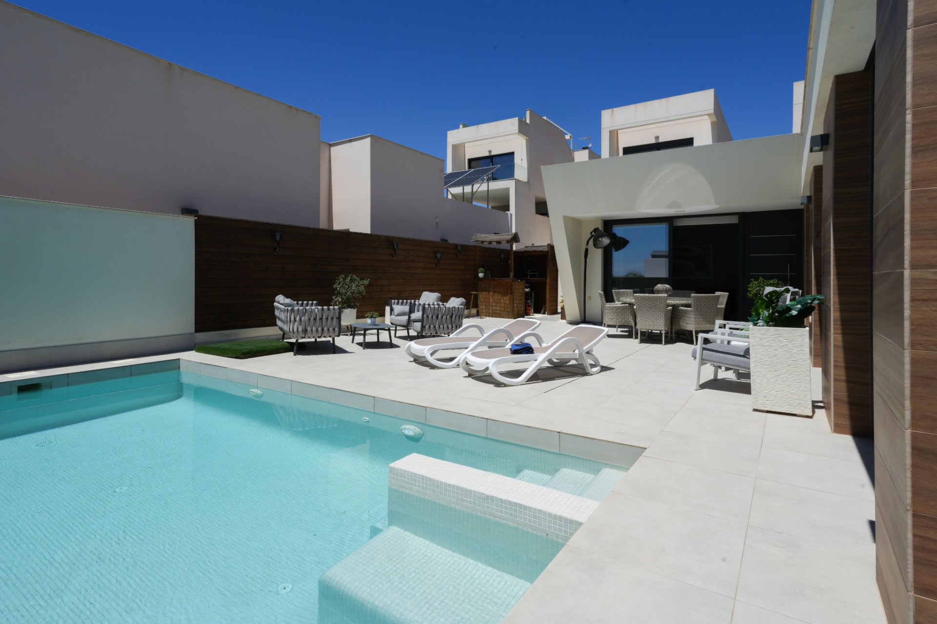 Resale - Villa / House - Benijofar - Pueblo