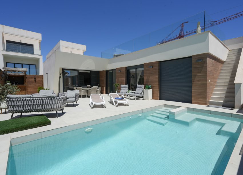 Resale - Villa / House - Benijofar - Pueblo
