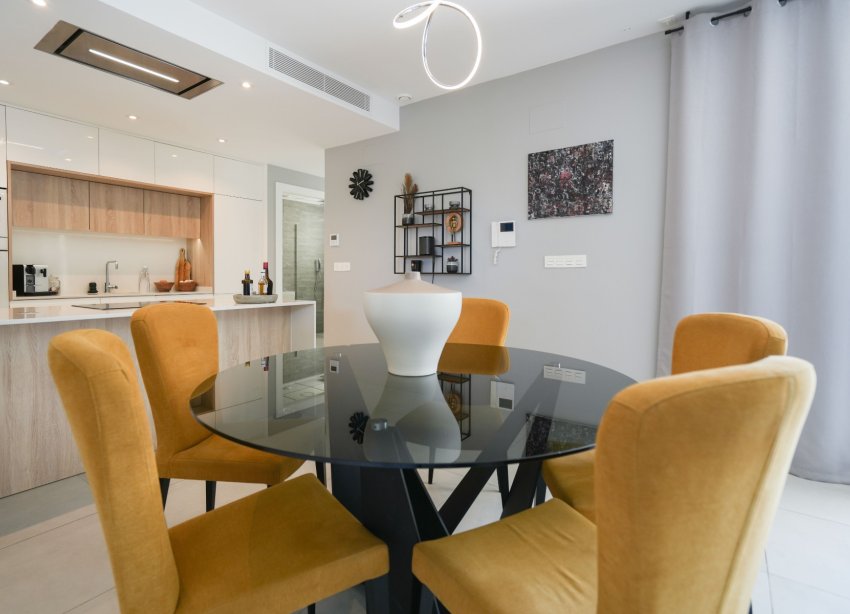 Resale - Villa / House - Benijofar - Pueblo