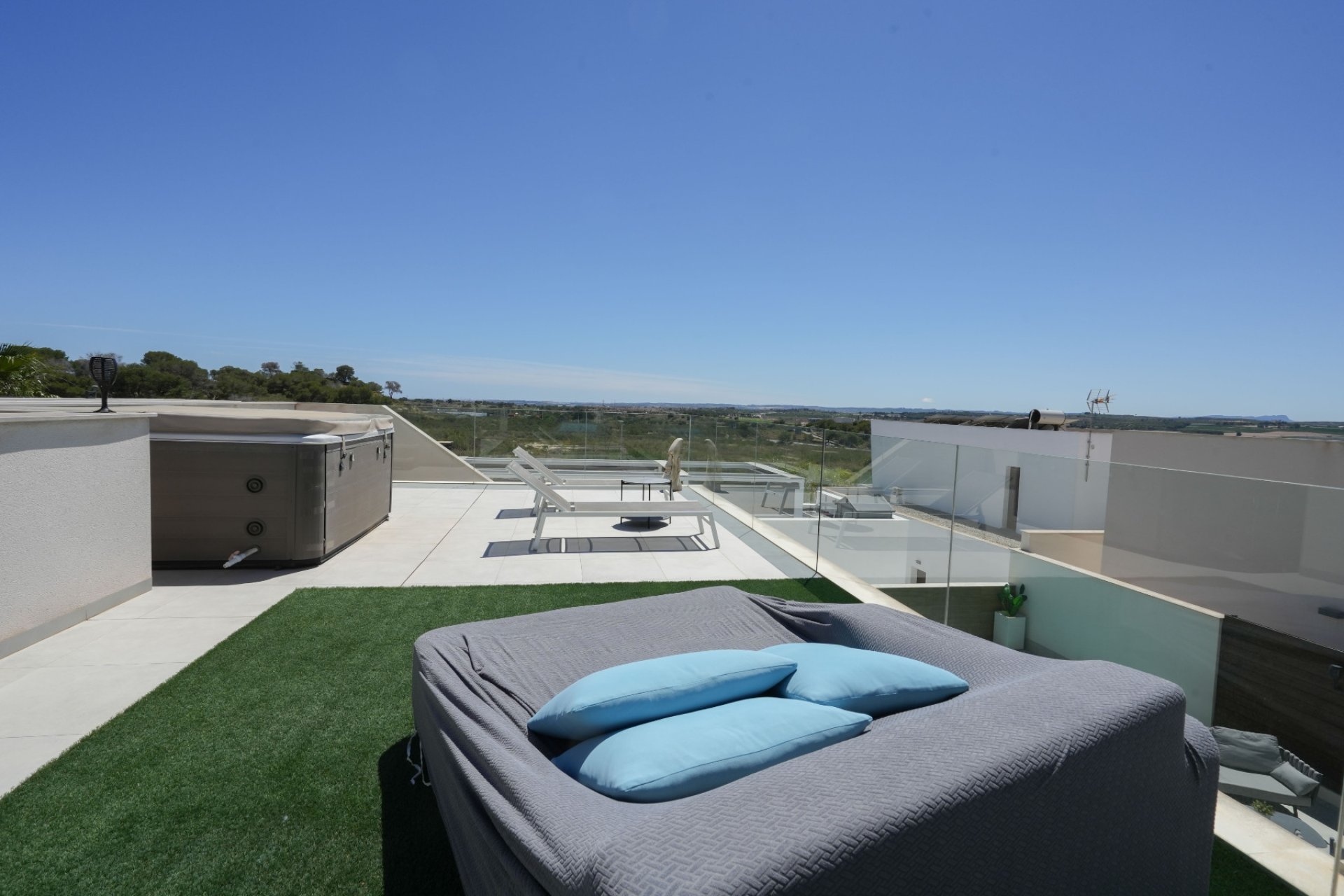 Resale - Villa / House - Benijofar - Pueblo