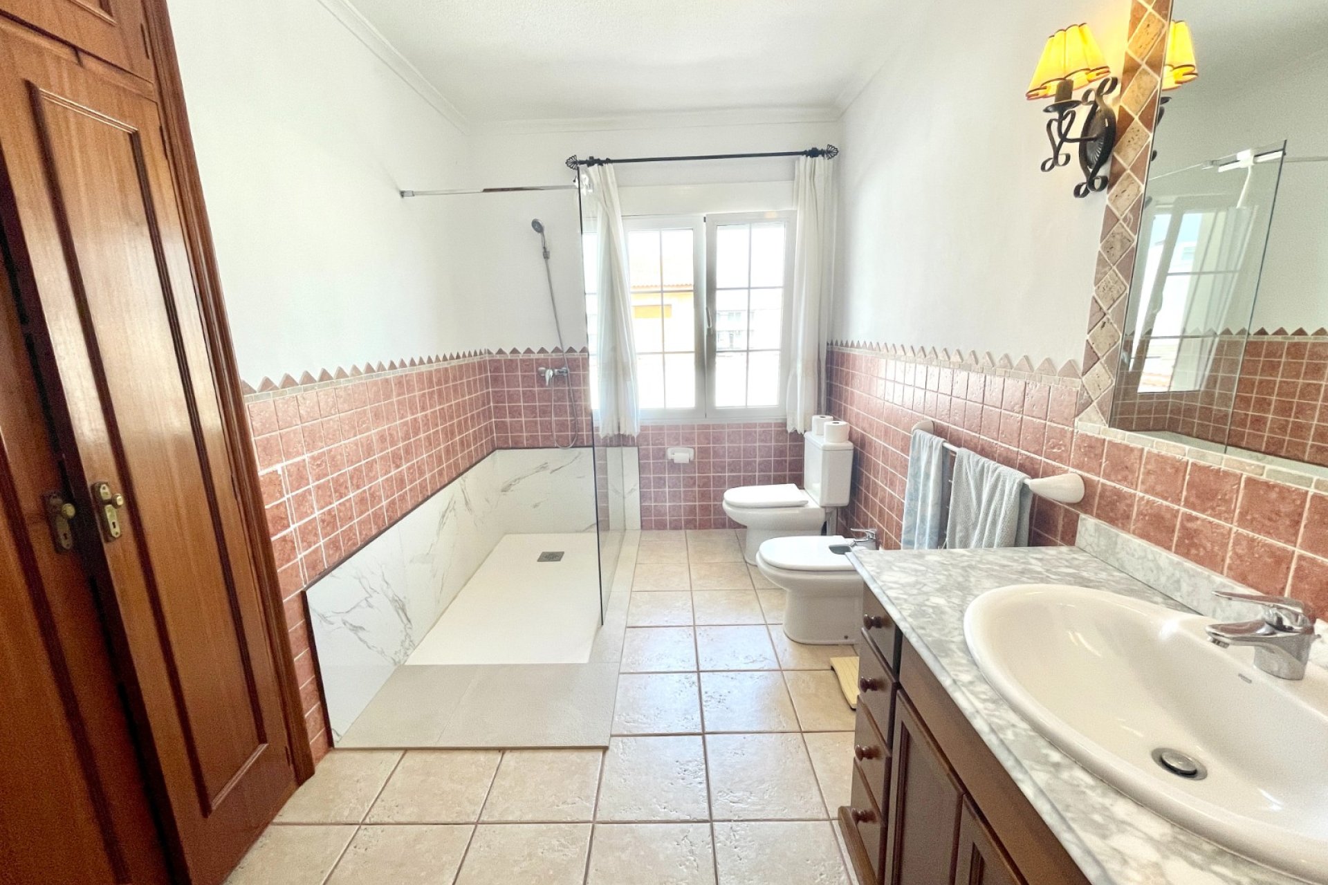 Resale - Villa / House - Benijofar - Pueblo