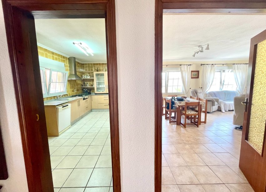 Resale - Villa / House - Benijofar - Pueblo