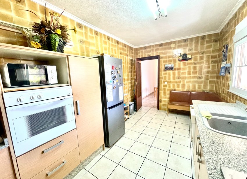 Resale - Villa / House - Benijofar - Pueblo