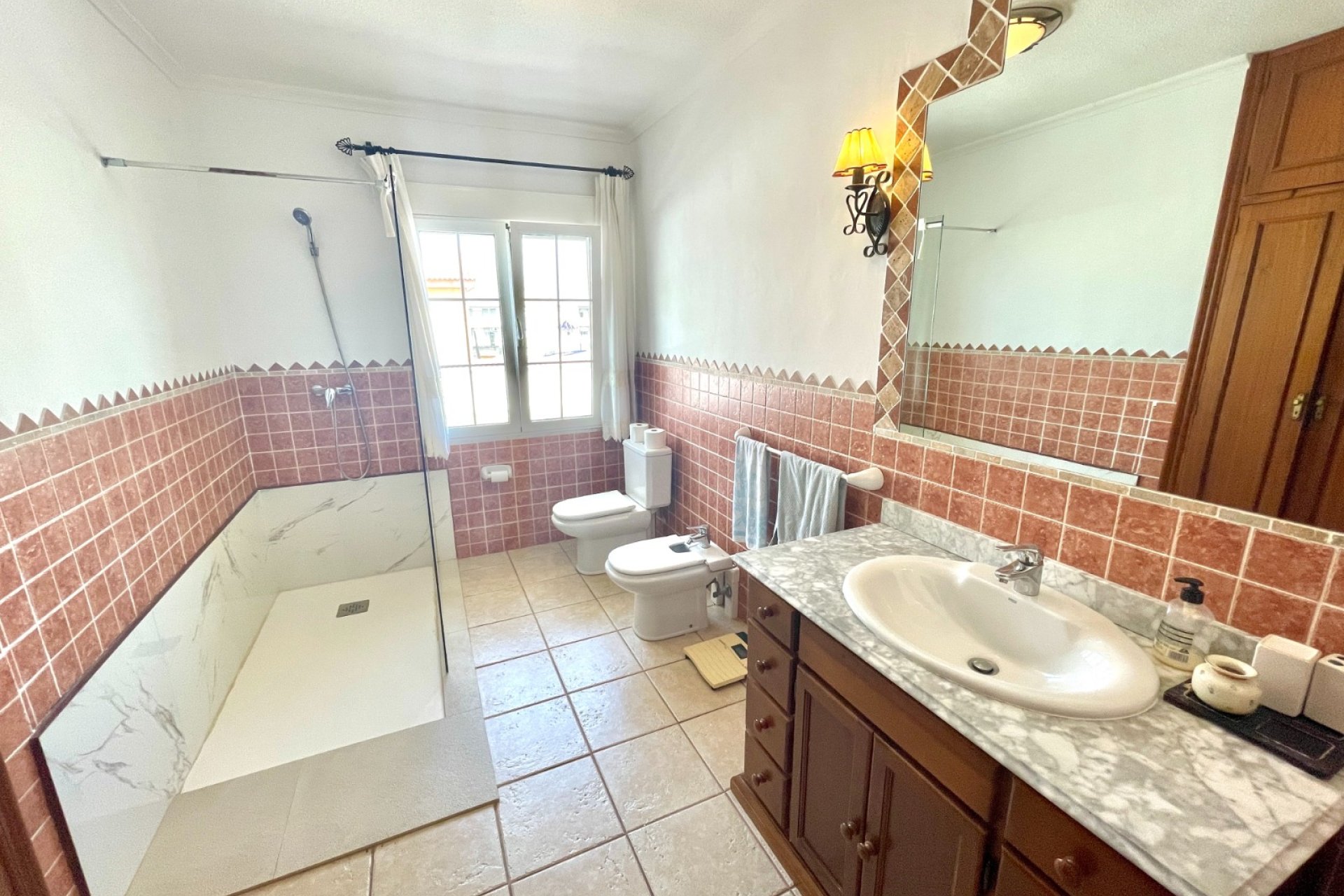 Resale - Villa / House - Benijofar - Pueblo