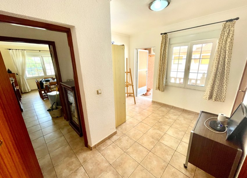 Resale - Villa / House - Benijofar - Pueblo