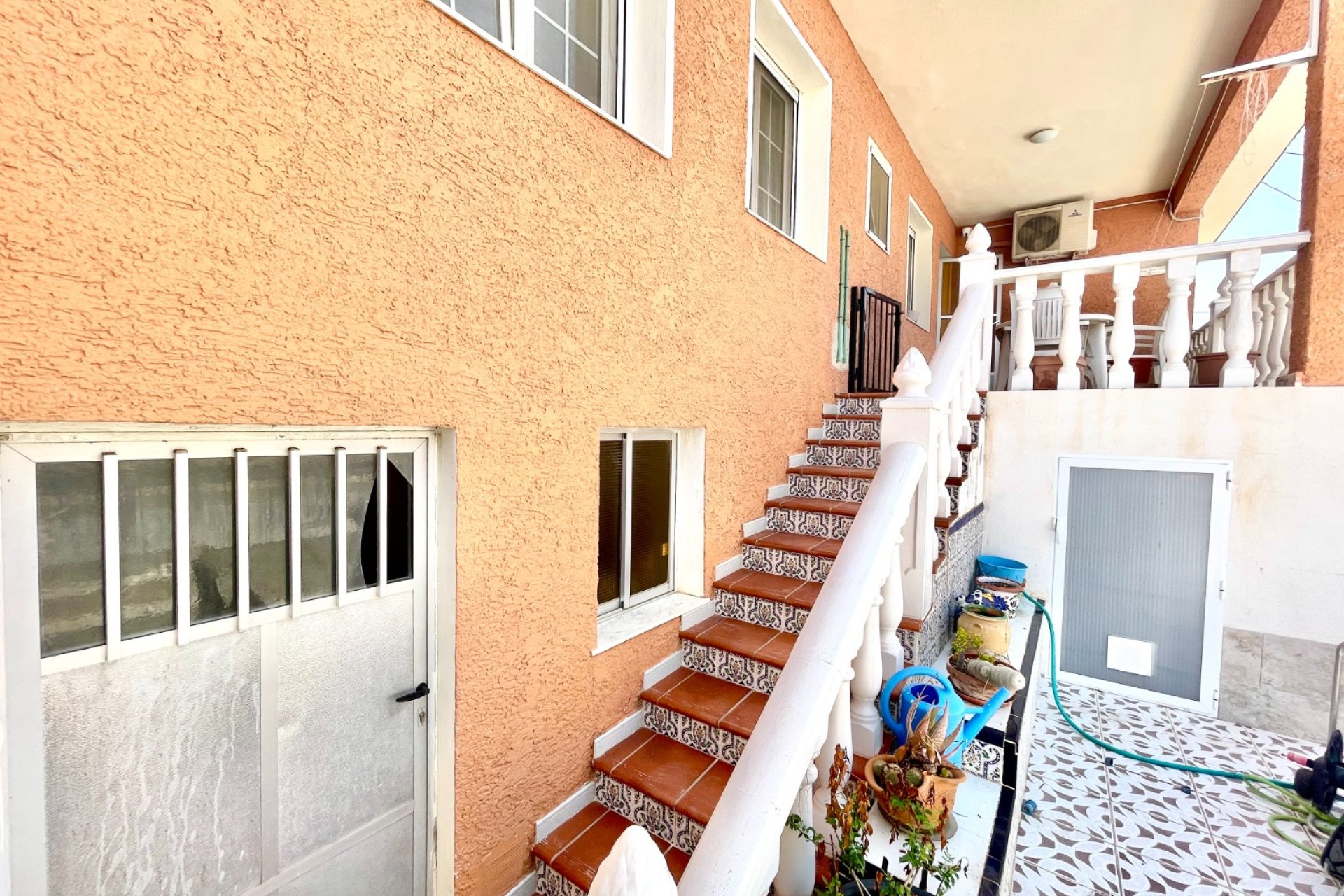 Resale - Villa / House - Benijofar - Pueblo