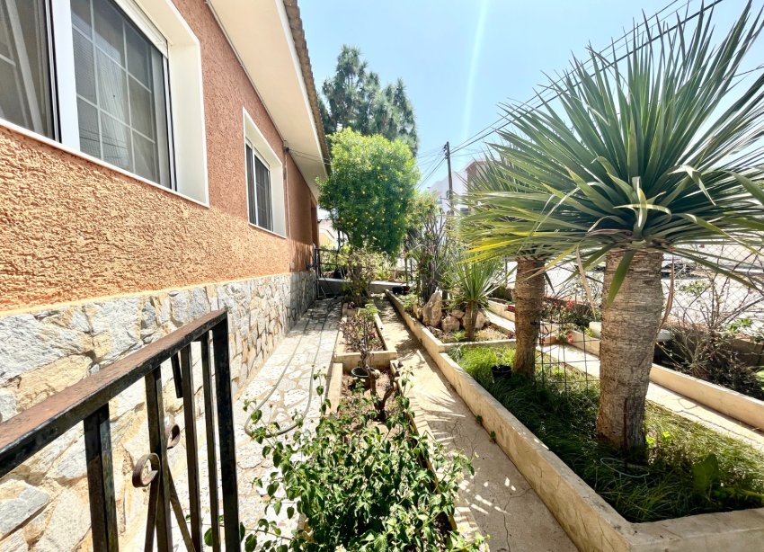 Resale - Villa / House - Benijofar - Pueblo