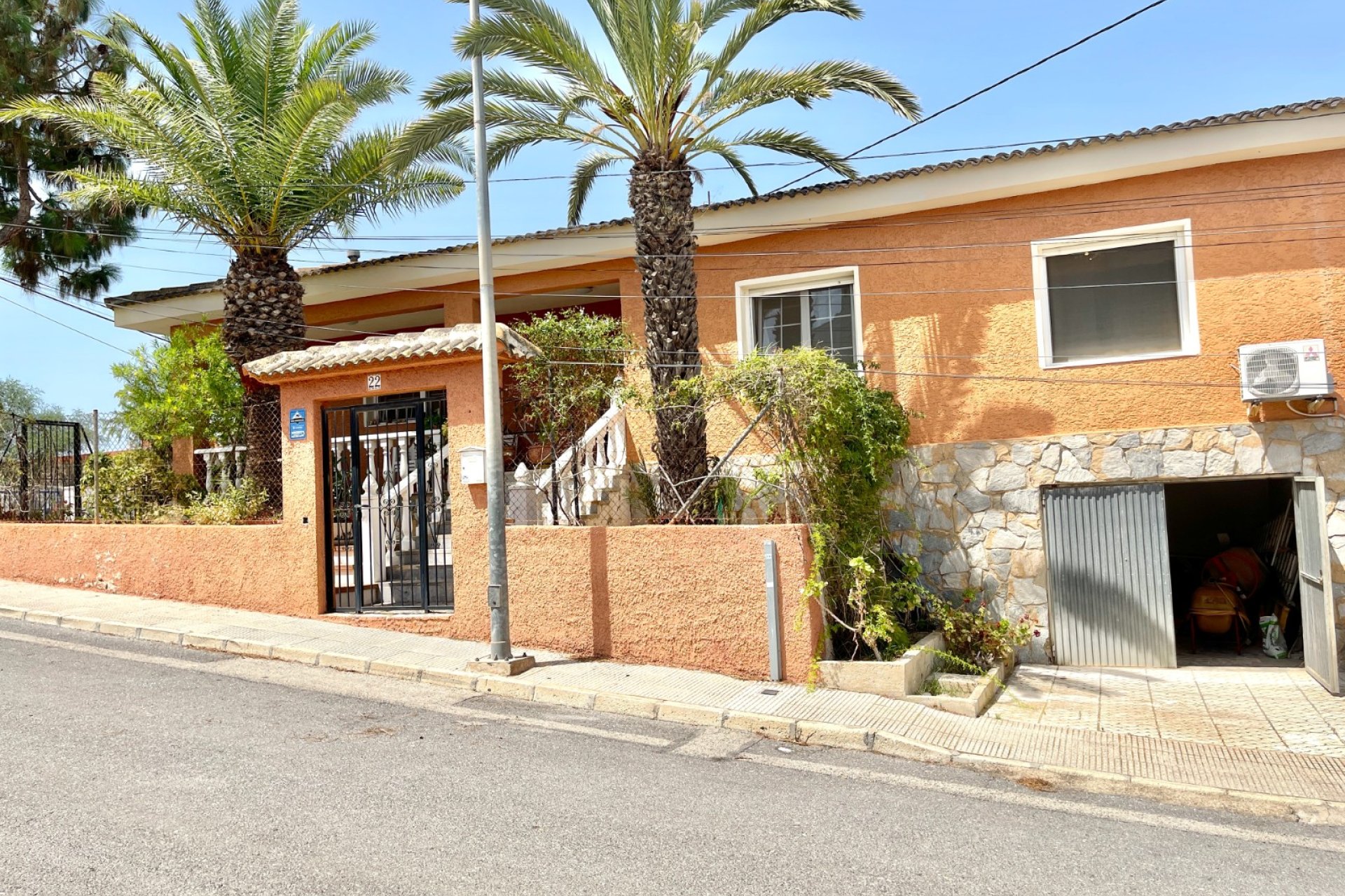 Resale - Villa / House - Benijofar - Pueblo