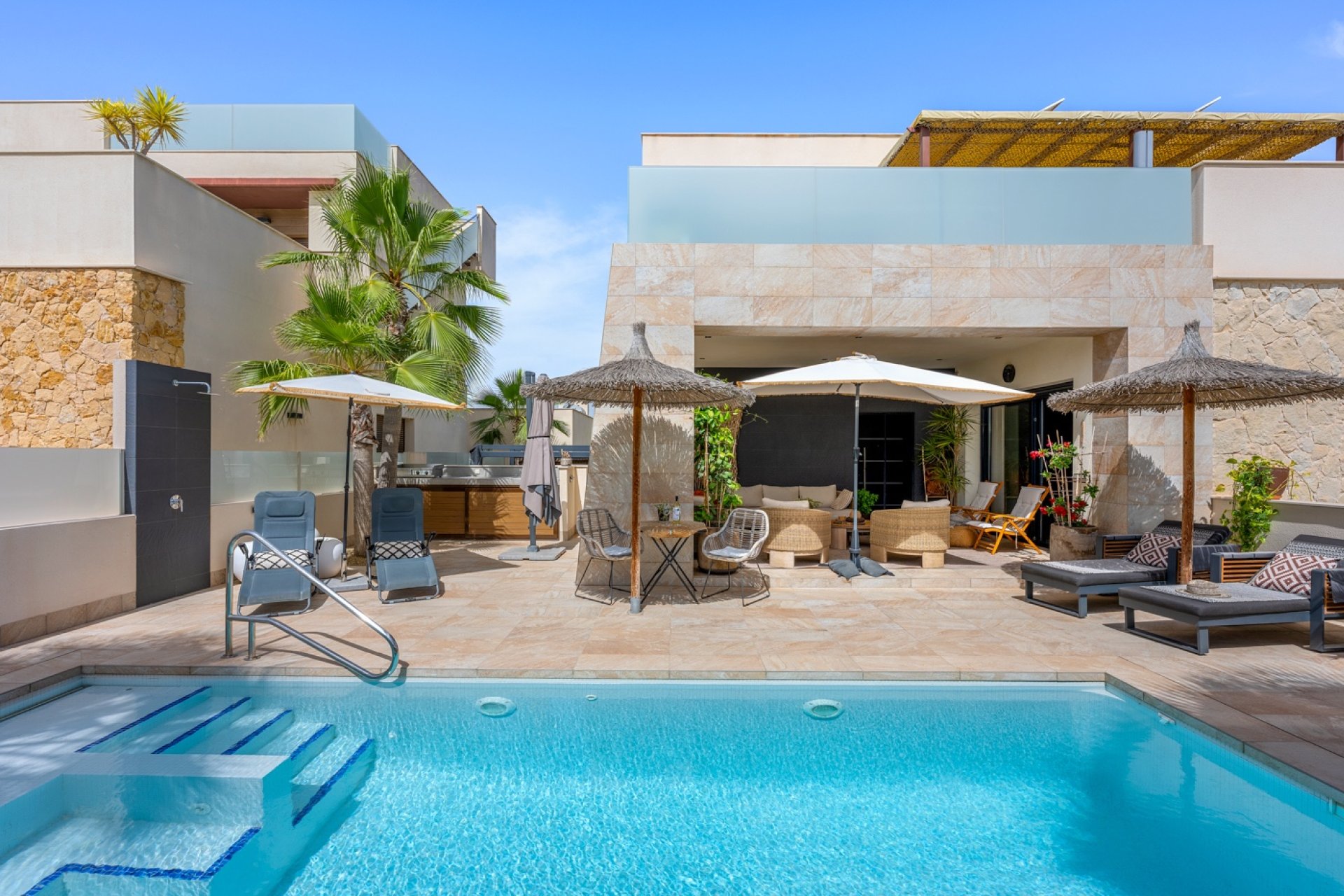 Resale - Villa / House - Benijofar