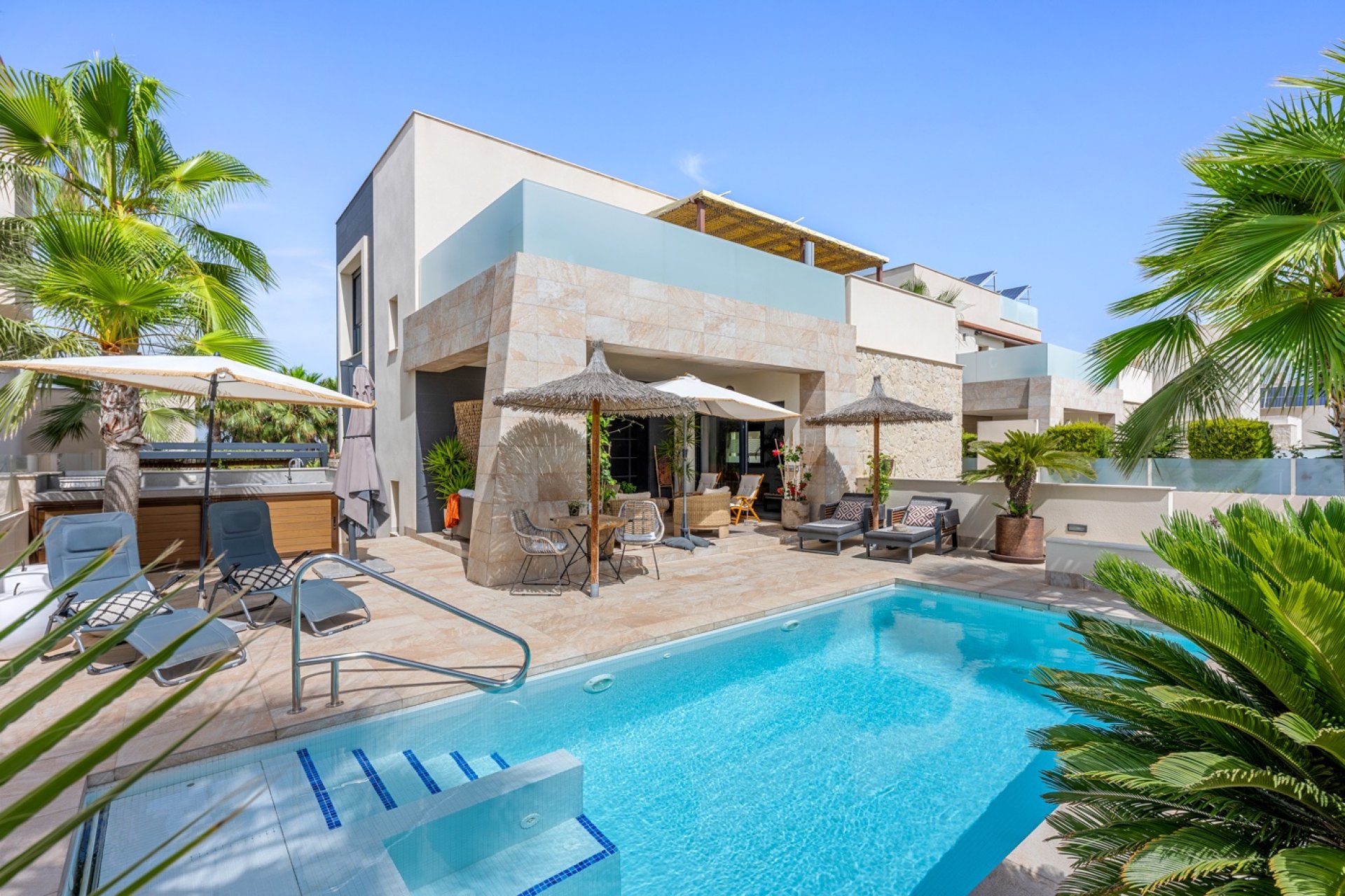 Resale - Villa / House - Benijofar