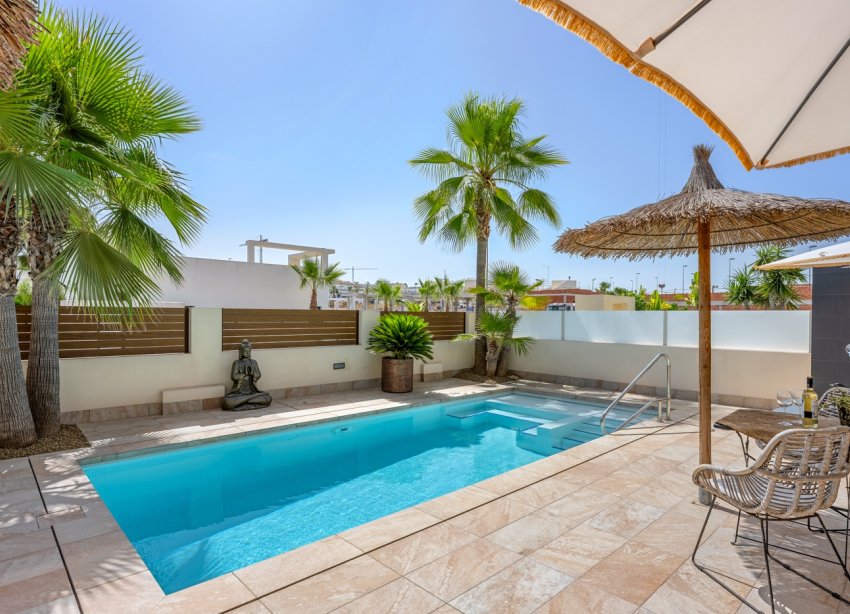 Resale - Villa / House - Benijofar