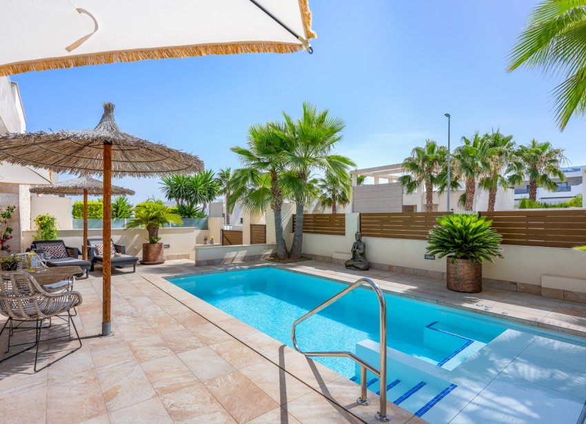 Resale - Villa / House - Benijofar