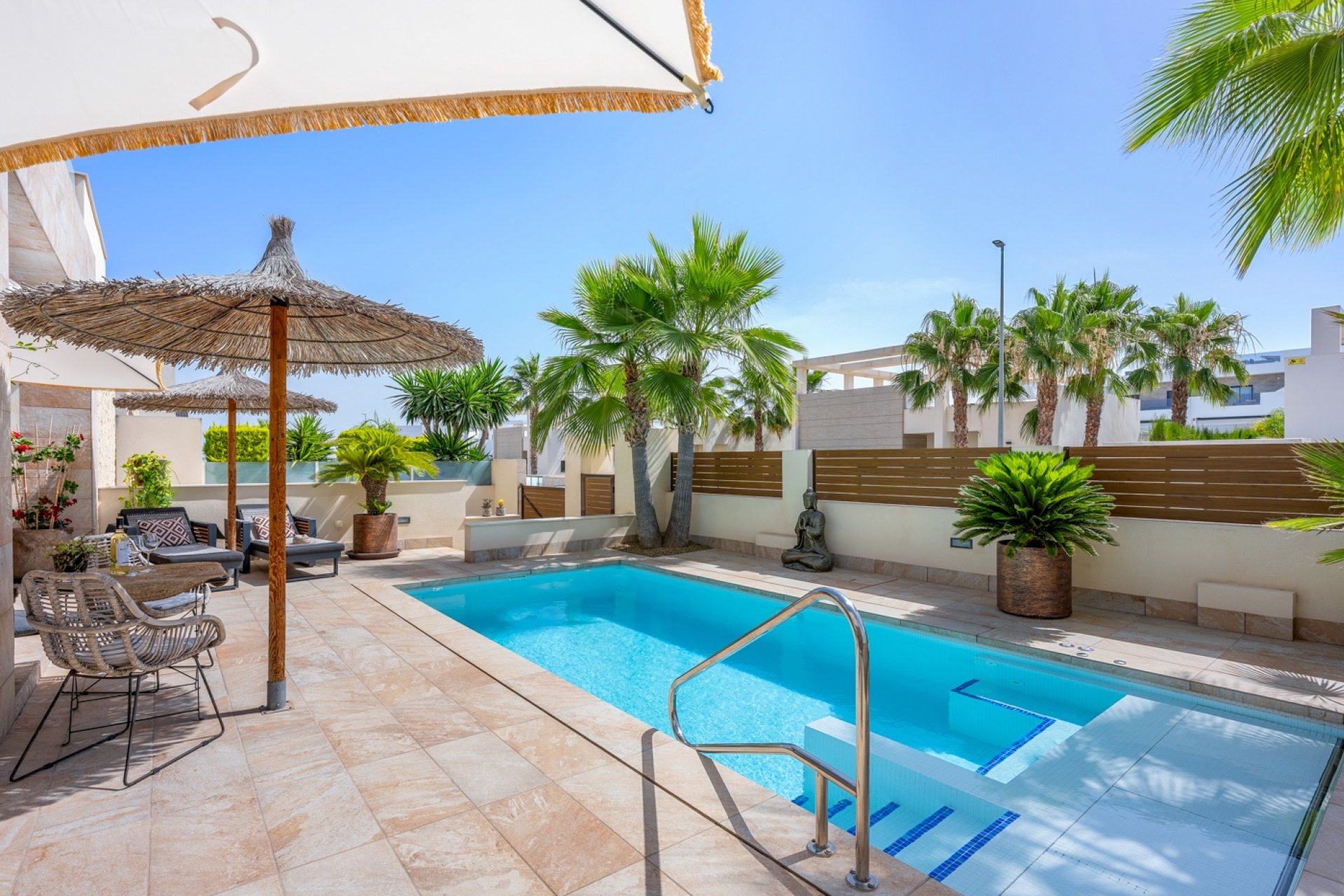 Resale - Villa / House - Benijofar
