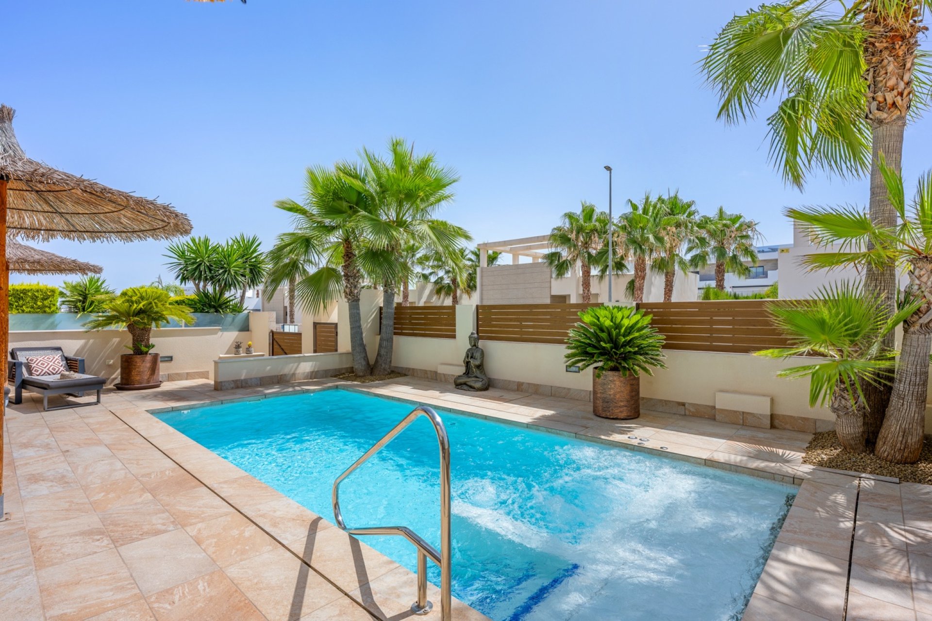 Resale - Villa / House - Benijofar