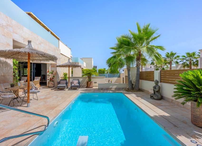Resale - Villa / House - Benijofar