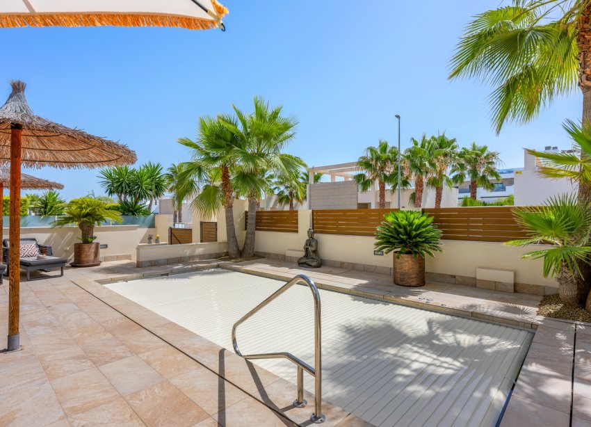 Resale - Villa / House - Benijofar