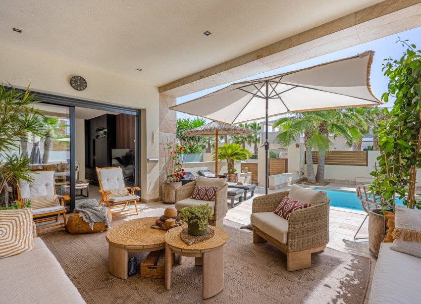 Resale - Villa / House - Benijofar