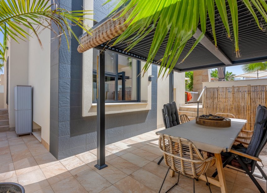 Resale - Villa / House - Benijofar