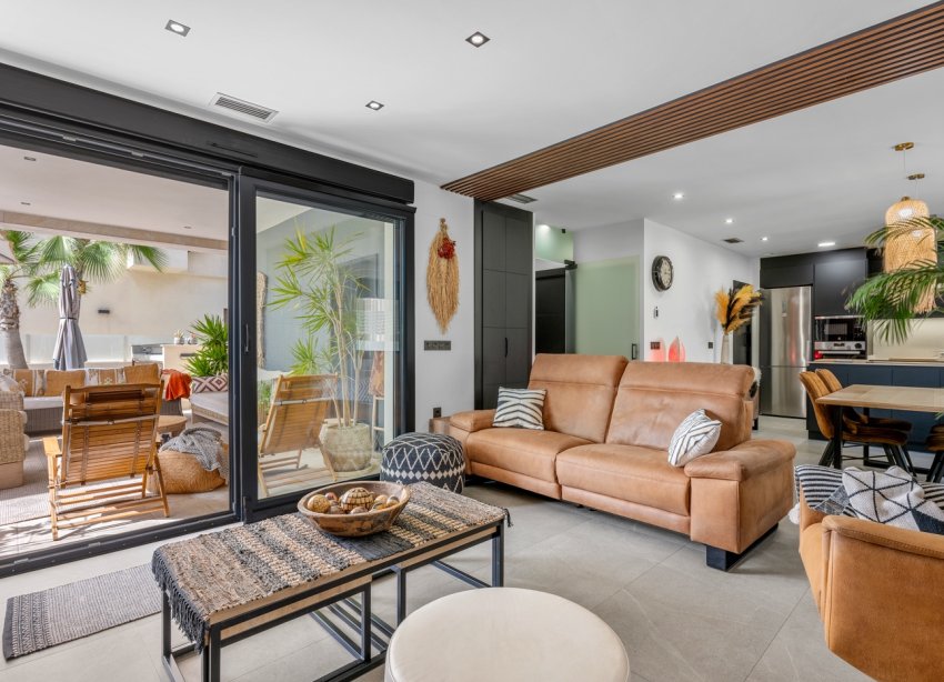 Resale - Villa / House - Benijofar