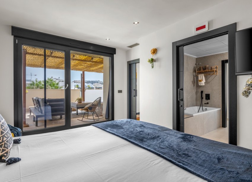 Resale - Villa / House - Benijofar