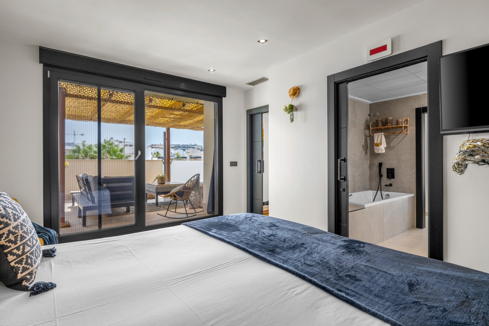 Resale - Villa / House - Benijofar