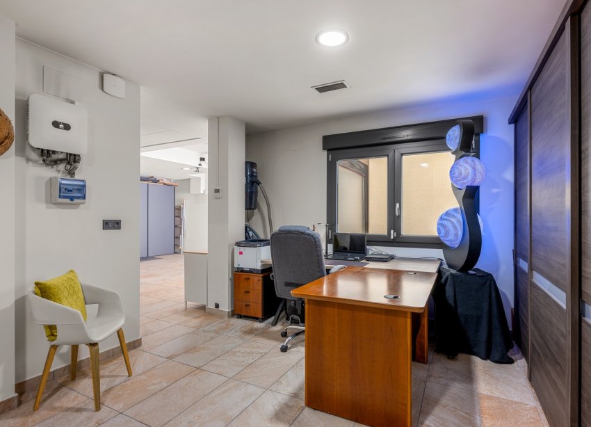 Resale - Villa / House - Benijofar
